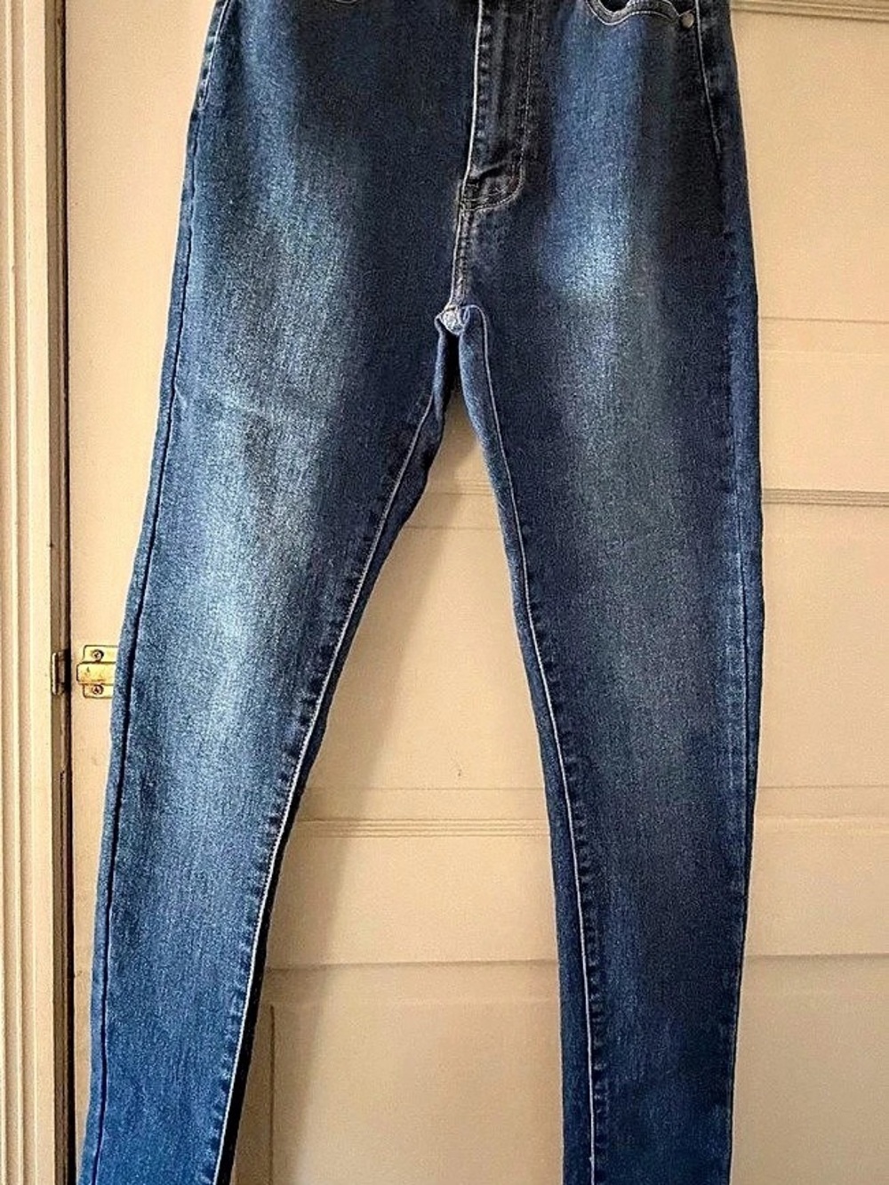 Fashion Nova Skinny Jeans in Blue Size 5/6 Like New